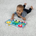 BABY EINSTEIN Ocean Explorers Neptune's Kick & Explore musical play mat, crib toy, from birth - Image 4
