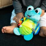 BABY EINSTEIN Ocean Explorers Neptune's Sensory Sidekick plush toy, from birth - Image 5