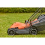 BLACK & DECKER Mower 32cm 1200W BEMW451 - Image 3
