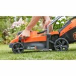 BLACK & DECKER 18V LITHIUM Cordless Lawnmower 33 cm - 2.5Ah - 2 batteries - 1 charger - BCMW3318L2-QW - Image 5