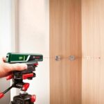 Bosch EasyLevel spirit laser level with wall bracket (laser line for flexible alignment on walls and laser point - Image 5