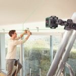 Bosch Line Laser - Quigo Green (Supplied with 2 batteries, 1 MM2 universal clamp and 1 mounting adapter) - Image 4