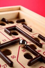 BRIO - 34000 - Labyrinth Game - The Original - Image 4