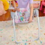 Portable and compact swing - BRIGHT STARTS - Pink Paradise - Automatic swing with music - Unisex - Newborns+ - Image 4