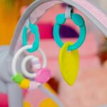 Portable and compact swing - BRIGHT STARTS - Pink Paradise - Automatic swing with music - Unisex - Newborns+ - Image 6