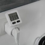 Consumption measurement socket - CHACON - 54351 - Rotating screen - FR - Image 3