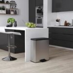 Rectangle Trash Can - DECO BIN - CURVER - 65L - Modern Design - 49 x 29 x 61 cm - Metallic Grey - Image 5