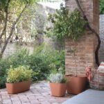 Square flower pot - DEROMA - Origin - 29 L - Terracotta - Image 3