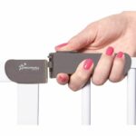 Safety Gate - DREAMBABY - AVA - Pressure Mounted - 61-68 x 76 cm - Double Locking - White - Image 3