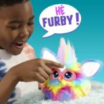 Furby Tie Dye, 15 accessories, interactive plush toy for girls and boys, voice-activated animatronic, ages 6 and up - Image 3