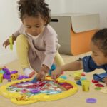 Play-Doh Travel Mat, Discovery Set with Modeling Clay, Arts and Crafts, Toys for Kids, Ages 3 and Up - Image 6