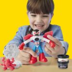 Play-Doh Captain America, Sharp Motorcycle set with flexible figure, 3 accessories and modeling clay, from 4 years old, Marvel - Image 3