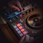 Hercules DJControl Inpulse 300 MK2 PC Speaker - USB DJ Controller - 2 Channels with 16 Pads and Integrated Sound Card - Software and Tutorial - Image 6