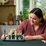 LEGO Icons 10362 French Cafe - Parisian Shelf Decoration - Adult Set - Image 4