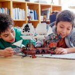 LEGO Creator 31109 Pirate Ship - Image 4
