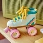 LEGO 31148 Creator 3in1 Retro Roller Skates, Toy with Mini-Skateboard and Boombox, Retro Decoration - Image 6