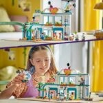 LEGO 42621 Friends Heartlake City Hospital, Toy with Helicopter and Minifigures including Autumn and a Dog - Image 5