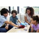 Mattel Games - Fight Cards - Team Card Game with Two Boxing Gloves HTW64 - Image 3