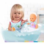 Baby doll and her fish - GPTOYS - NENUCO - My first bath - NFN88 - 35 cm - From 10 months - Image 2