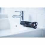 REMINGTON PR1330 POWER SERIES Rotary Shaver - 3 Heads - Black - Image 2