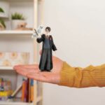 Figurine - SCHLEICH - Harry and Hedwig - House Gryffindor - Owl Hedwig - Image 4