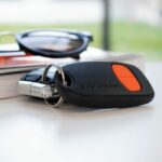 2-channel remote control - SCS SENTINEL - SimplyControl - Orange, range 40m, frequency 433.92 MHz, CR2032 lithium battery included - Image 4