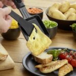 Raclette machine - SEVERIN - RG9670 - 8 people - Large non-stick cooking plate 41.7 x 26.3 cm - 1400 W - Black - Image 2