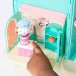Gabby and the Magic House - Playset Deluxe La Cuisine de Petit Chou - 1 figurine + accessories - Image 4