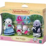 Articulated Family – SYLVANIAN FAMILIES – Seal Family – 4 Characters and Beach Accessories