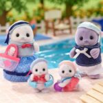 Articulated Family - SYLVANIAN FAMILIES - Seal Family - 4 Characters and Beach Accessories - Image 5