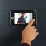 YALE Digital Peephole Photo / Video Recorder - 4.3 LCD Screen - For Door - Thickness 38-110 mm - Image 2