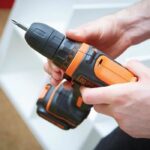 BLACK & DECKER Cordless screwdriver with 2 batteries and a 10.8 V box - Image 3