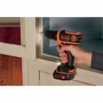 BLACK & DECKER Cordless screwdriver with 2 batteries and a 10.8 V box - Image 6