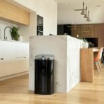 KITCHEN MOVE LARGO Automatic Kitchen Waste Bin with Strapping - 42 L - 32x25x64 cm - Black - Image 3