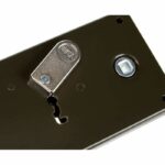 Horizontal surface-mounted lock with left mortise - YALE - YAH36G - Khaki - 2 keys supplied - Image 6