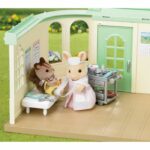 SYLVANIAN FAMILIES 5094 Nurse and Accessories - Image 4