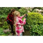 Gardening toy - KLEIN - Bosch electronic hedge trimmer - Faithful reproduction with electronic functions. - Image 3