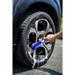 MICHELIN brush cleans rims - Image 5